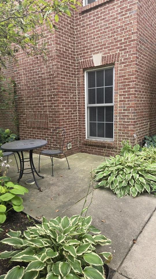 5722 Wellesley Ln - Photo 4 of 32