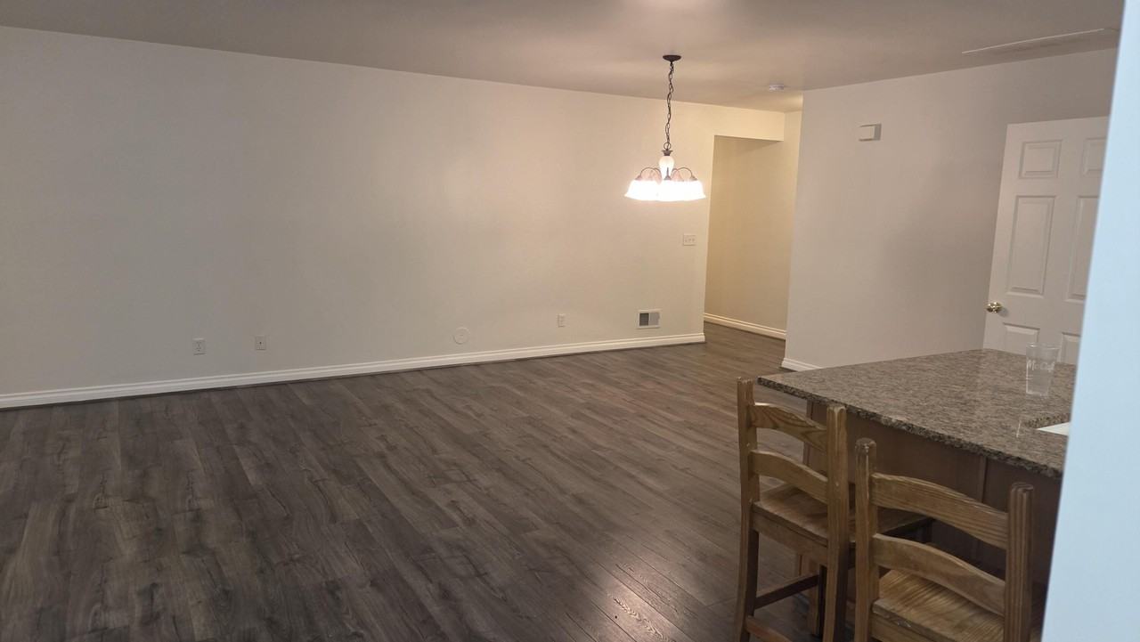 5722 Wellesley Ln - Photo 7 of 35