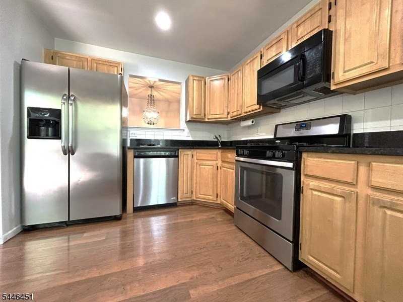 36 Mindy Dr - Photo 5 of 25