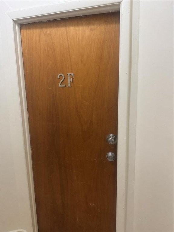 717 Center St #2F - Photo 2 of 10