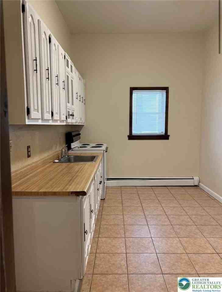 228 Northampton St #1 - Photo 5 of 11