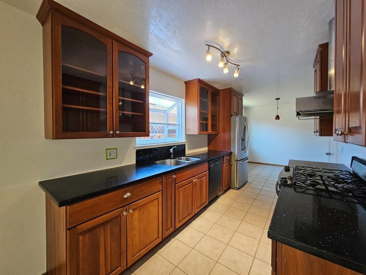 1344 Tarpon St - Photo 4 of 9