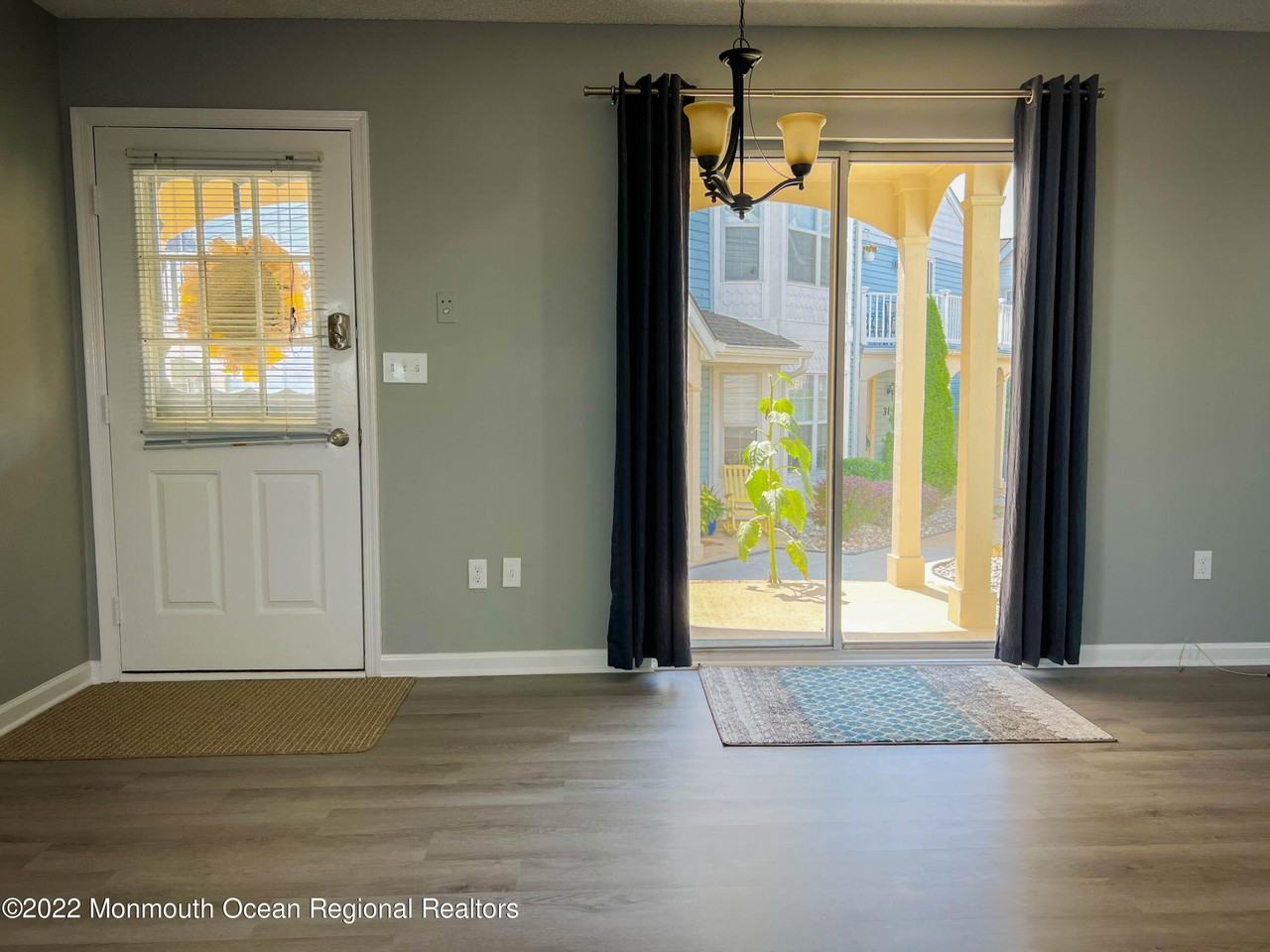 313 Tulip Ln - Photo 6 of 30