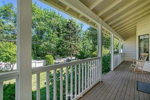 featured image of 2525 Ne 95th St #1