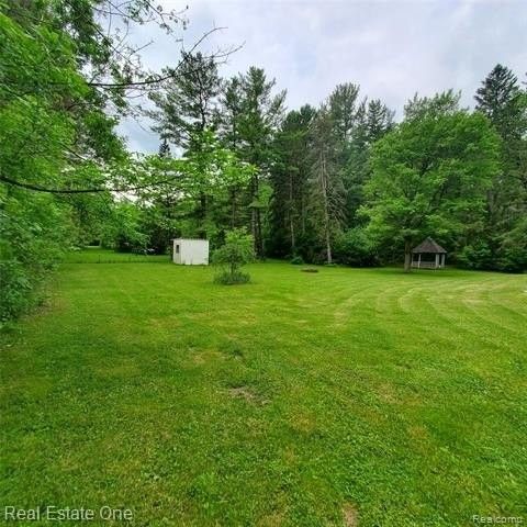 249 W Buell Rd - Photo 2 of 50