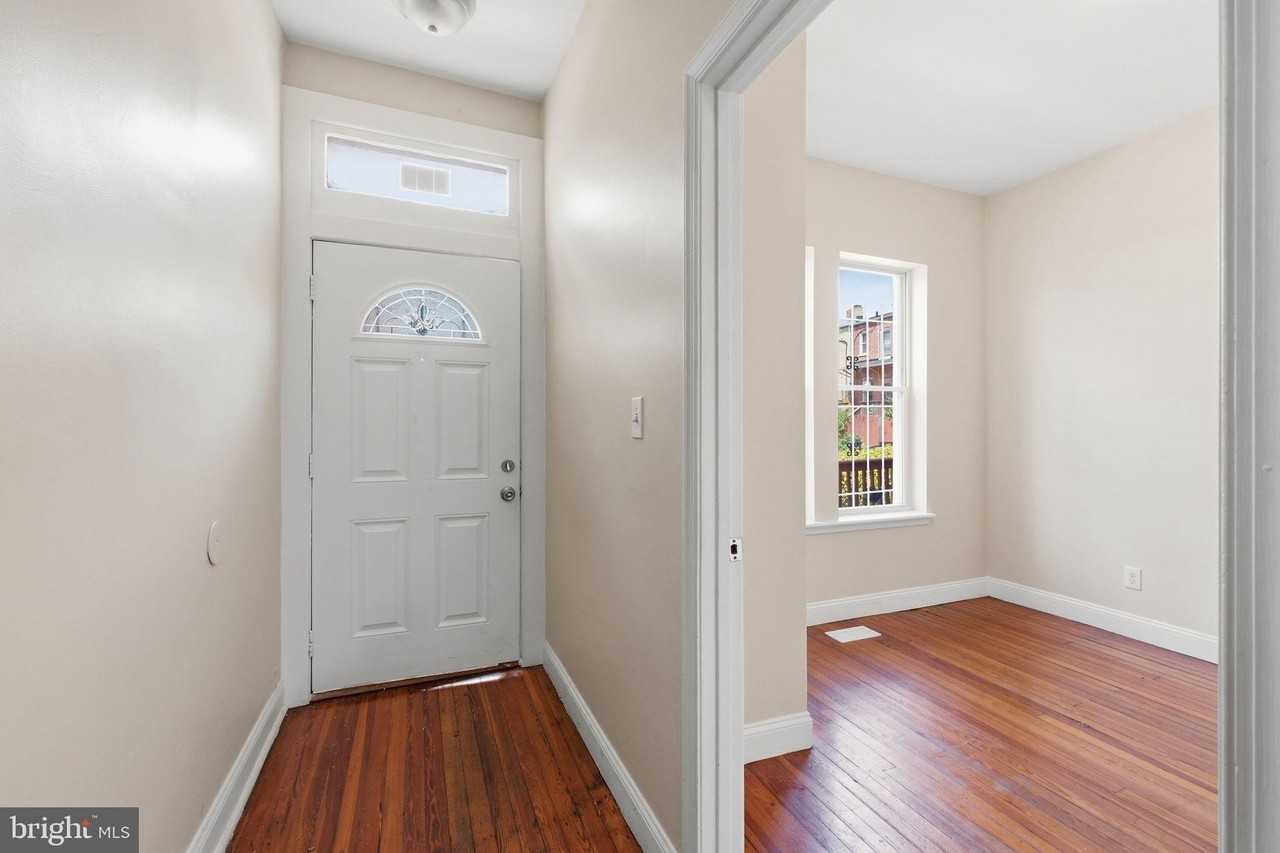 720 Gresham Pl Nw - Photo 2 of 21