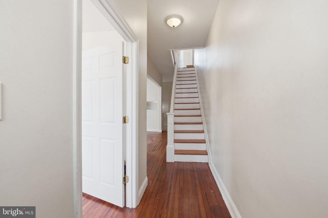720 Gresham Pl Nw - Photo 3 of 21