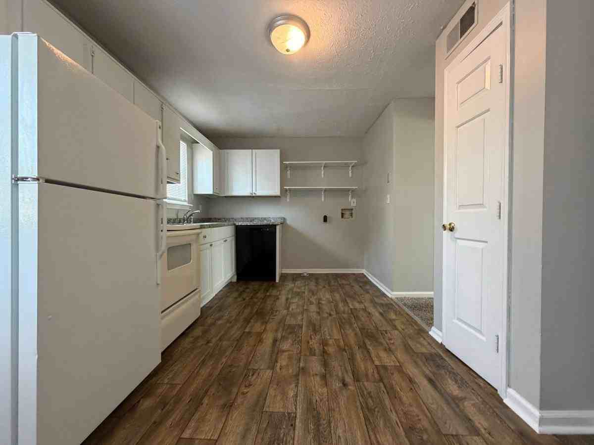 3410 Clingstone Way - Photo 3 of 10
