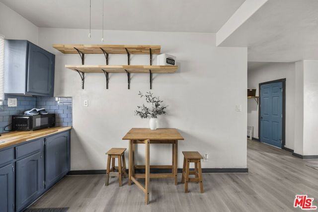 3611 Whiteside St - Photo 4 of 12