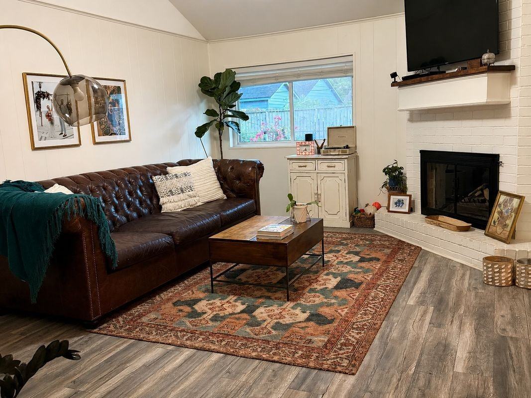 5815 Hoover St - Photo 3 of 4