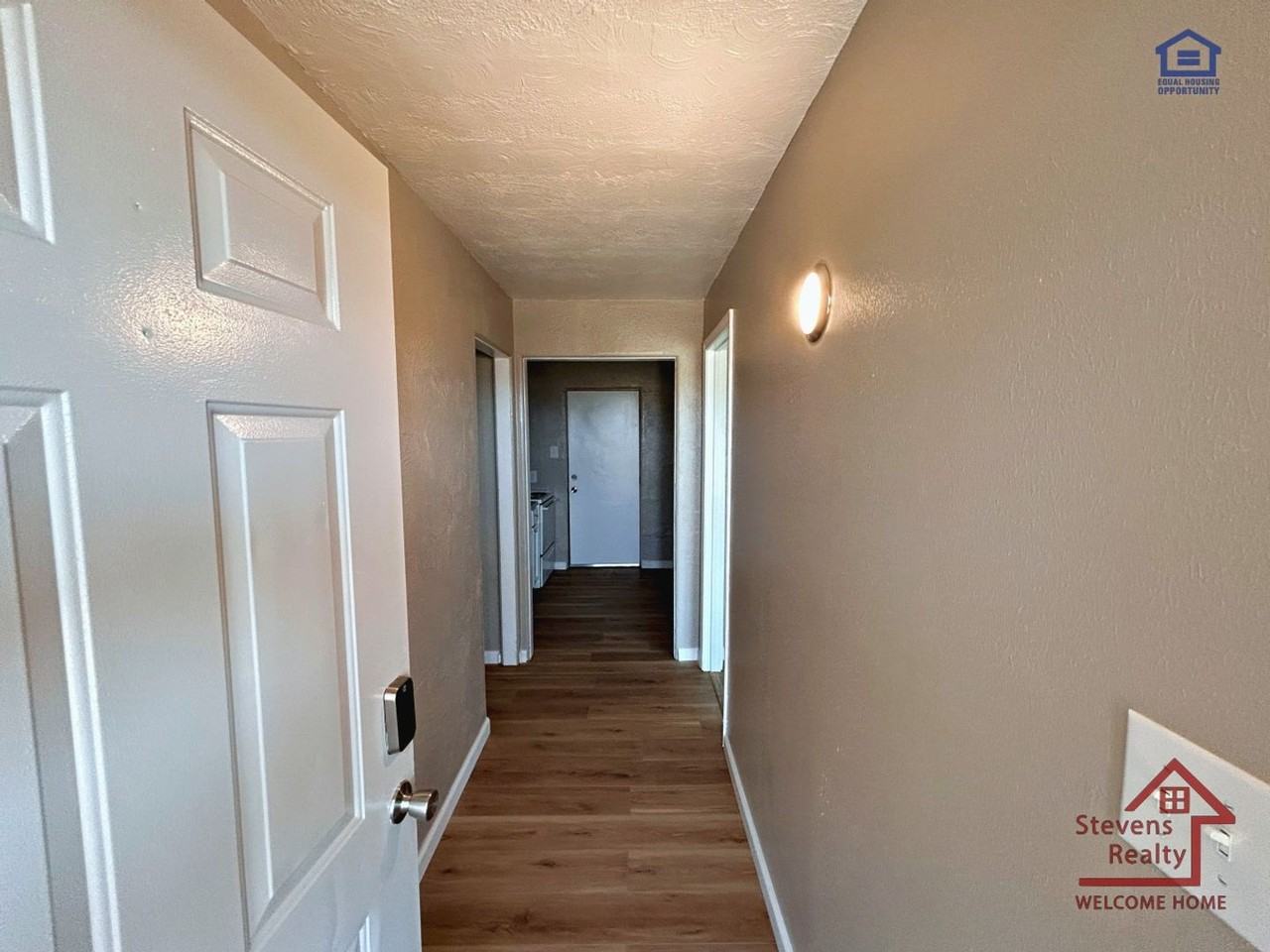 2323 Nw Bell Ave - Photo 5 of 16
