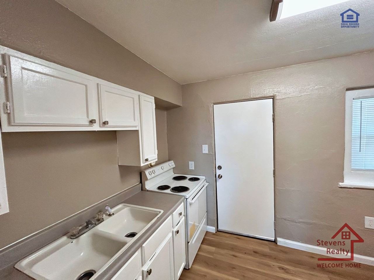 2323 Nw Bell Ave - Photo 7 of 16