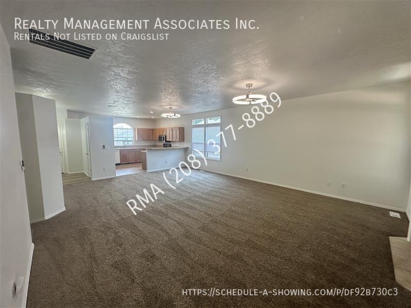 11760 W Kings Canyon St - Photo 4 of 13