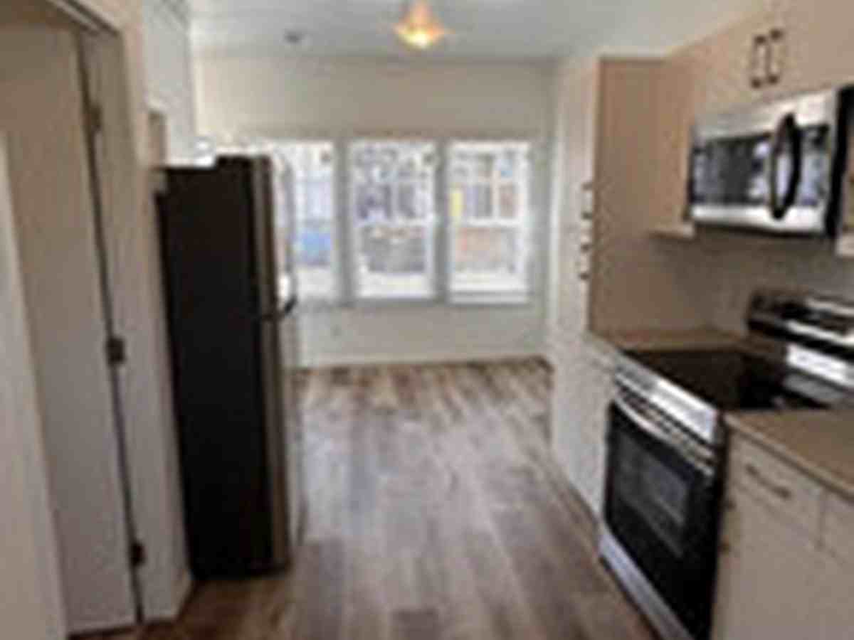 SF222 - 1 Bed + Loft 1 Bath in Montrose - 12228 - Garden - Photo 7 of 19