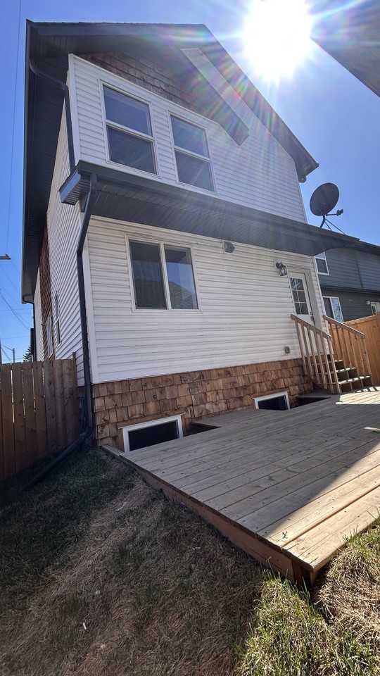 SF233 -  3 Bed 1 Bath Bsmt for rent in Elmwood Park - 12420 76 St NW - Photo 2 of 22