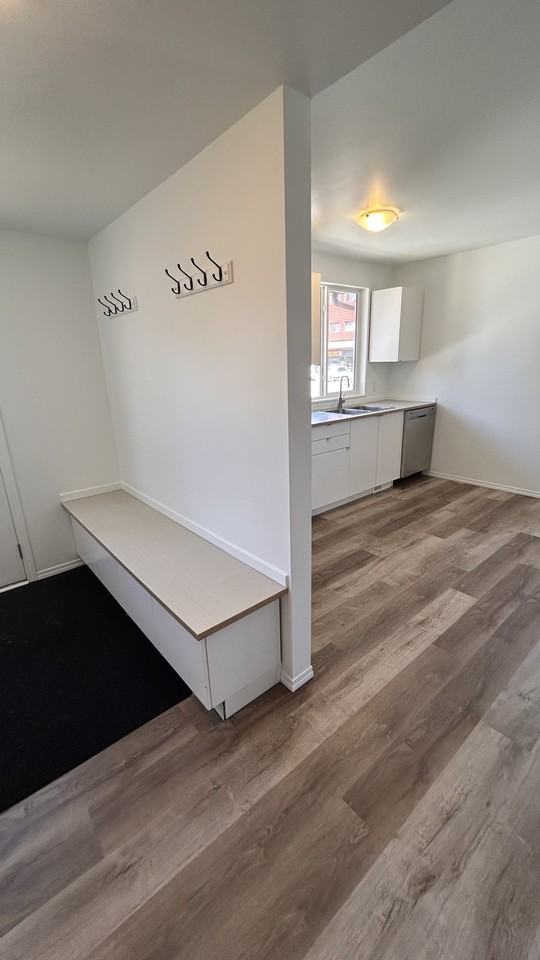SF233 -  3 Bed 1 Bath Bsmt for rent in Elmwood Park - 12420 76 St NW - Photo 5 of 22