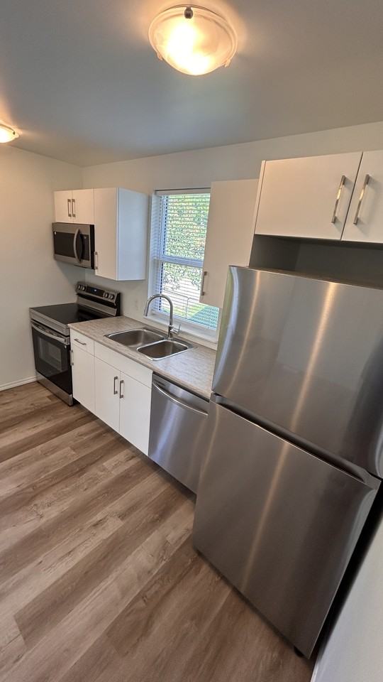 12521 77 St Nw - Photo 4 of 17