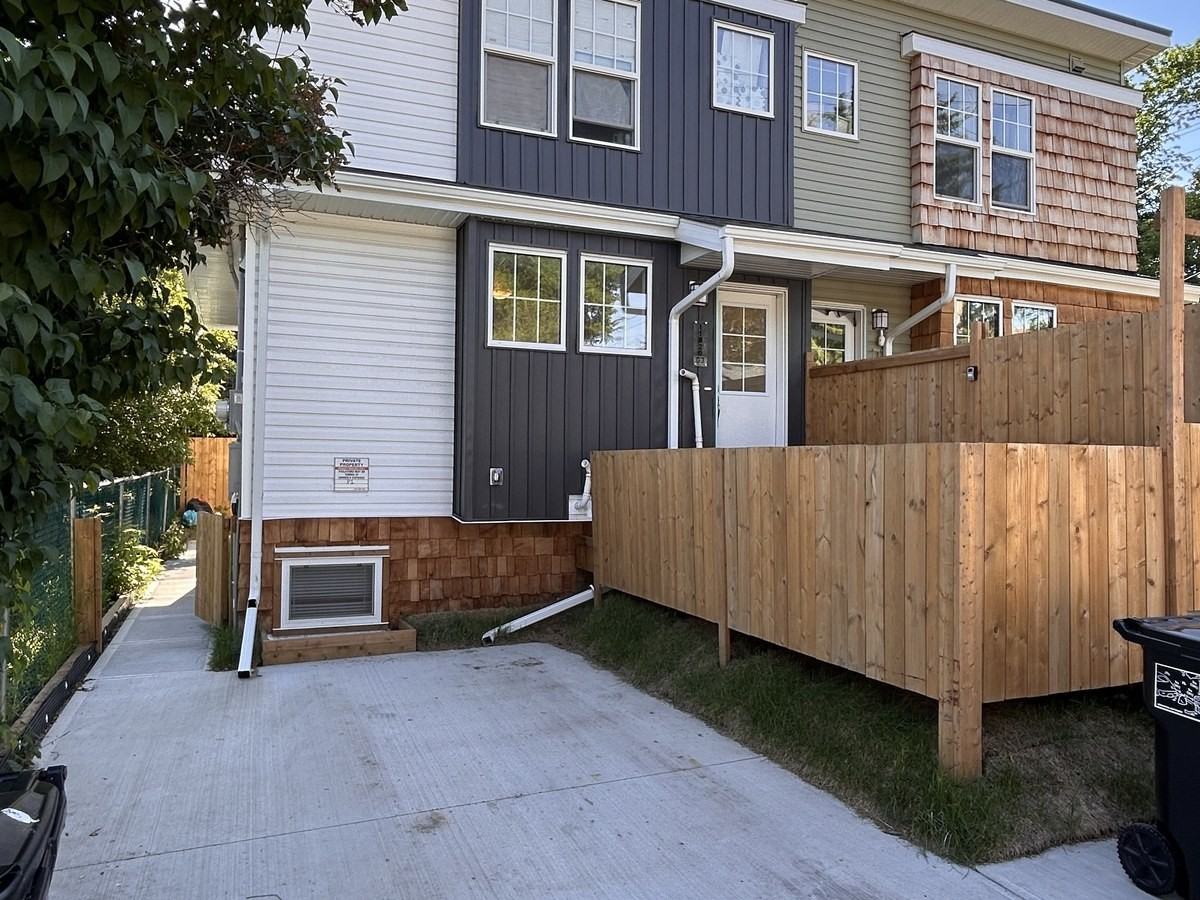 11827 47 St Nw