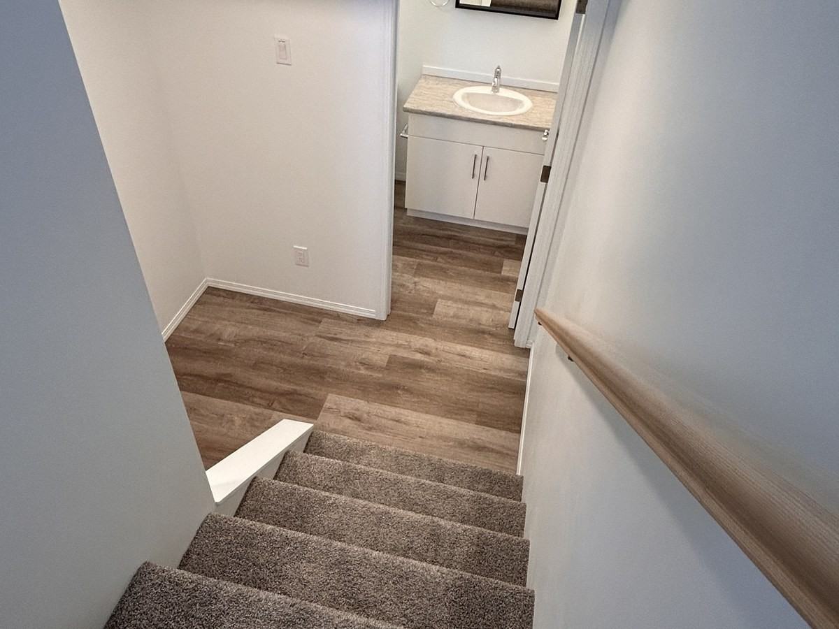 11827 47 St Nw - Photo 6 of 16