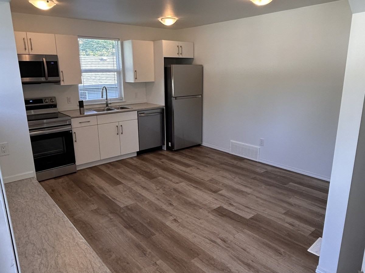 SF292 – 11935 46 Street NW | Multiple Units Available | 1 MONTH FREE - Photo 5 of 16