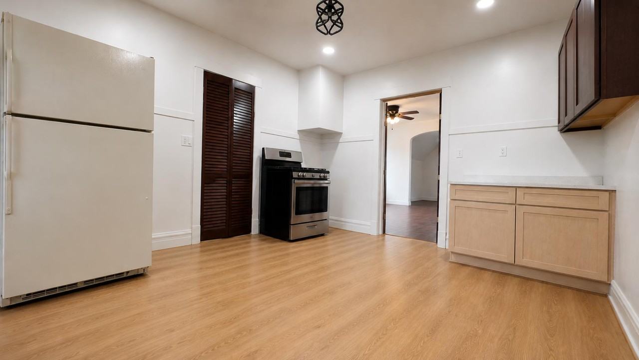 5311 W Berenice Ave #2 - Photo 2 of 15
