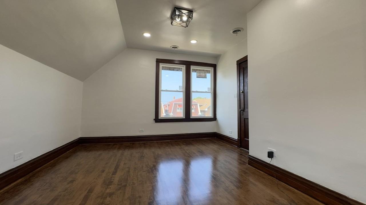 5311 W Berenice Ave #2 - Photo 3 of 15
