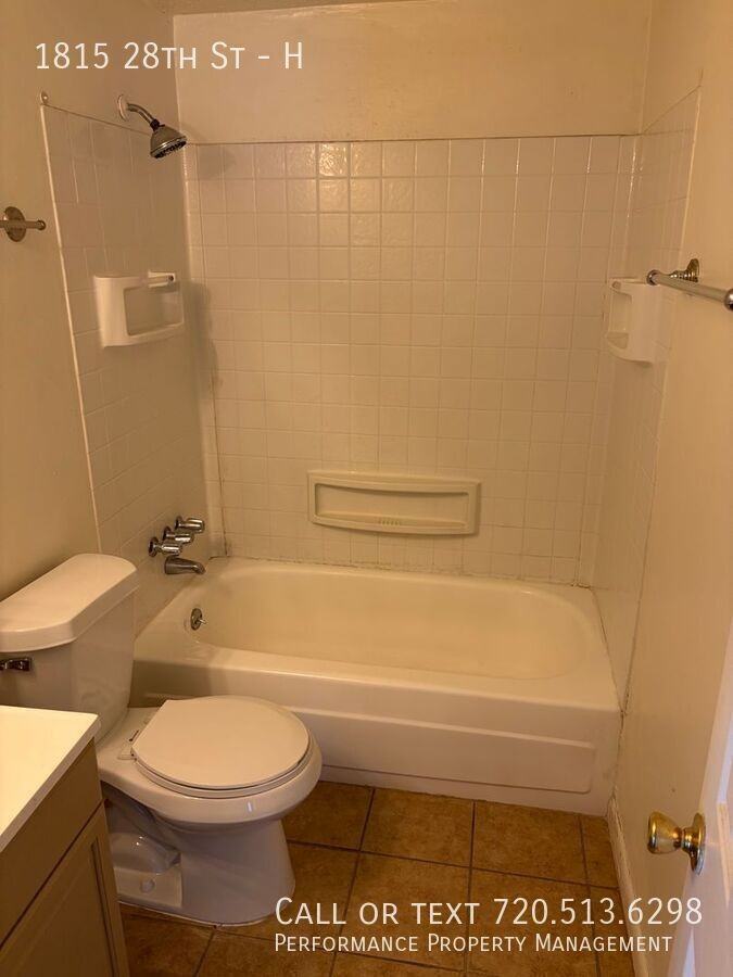 1815 28th St #H - Photo 4 of 18