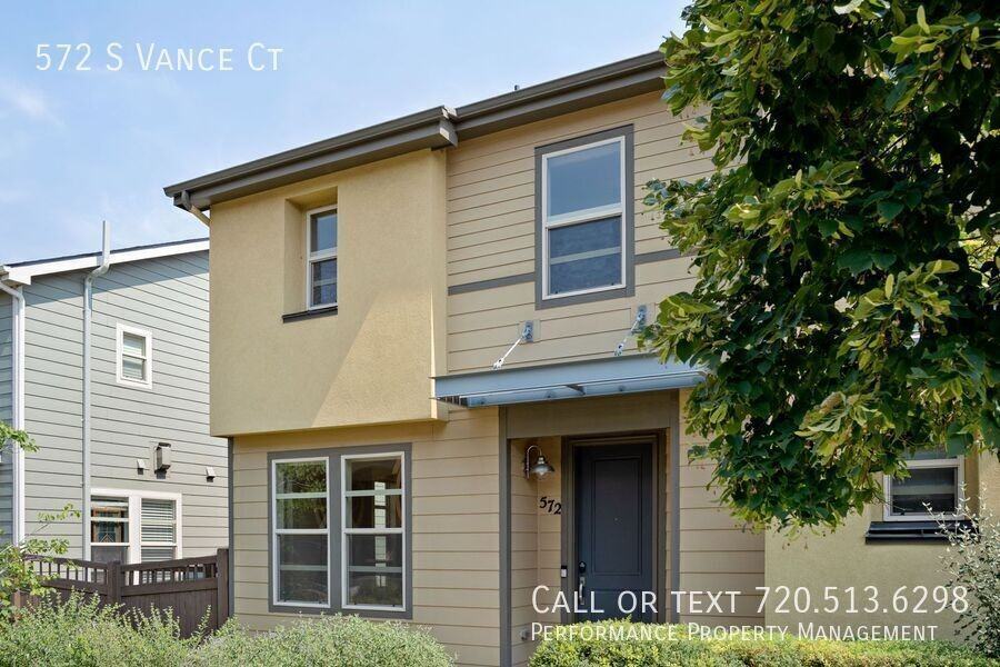 572 S Vance Ct - Photo 3 of 32