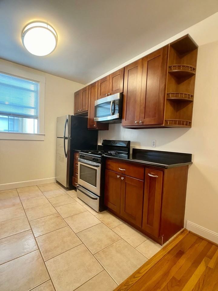 1671 Lombard St #7 - Photo 3 of 13