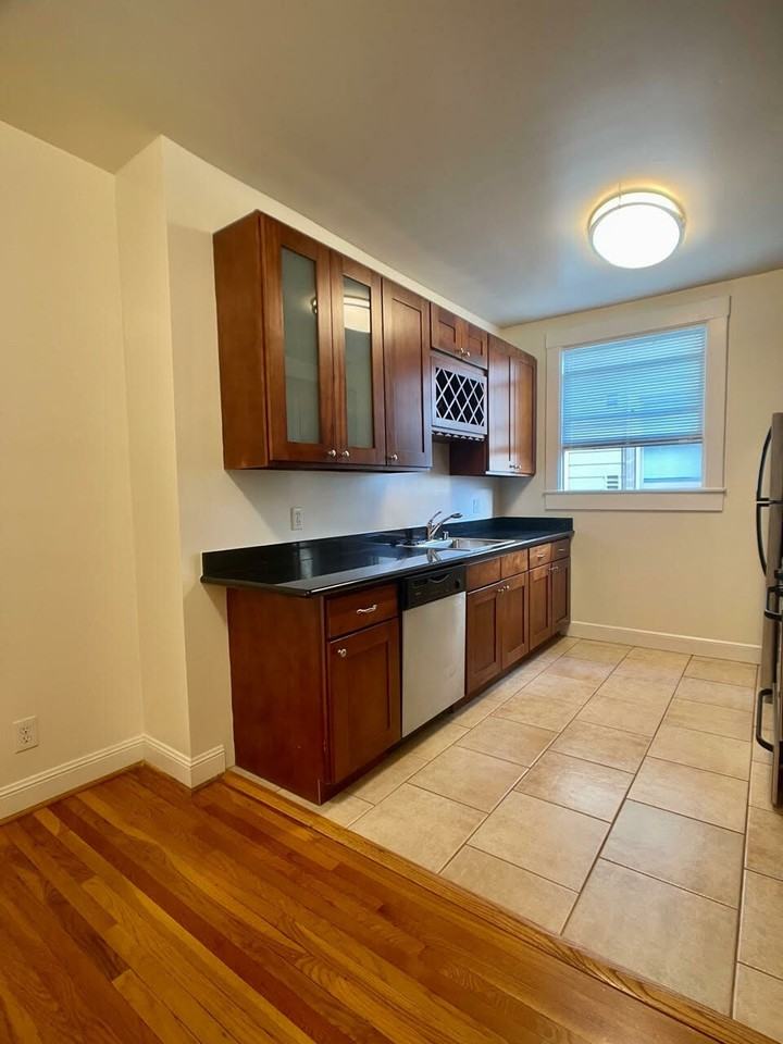 1671 Lombard St #7 - Photo 4 of 13