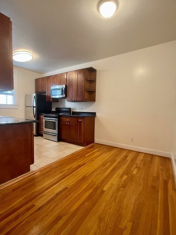 1671 Lombard St #7 - Photo 5 of 13