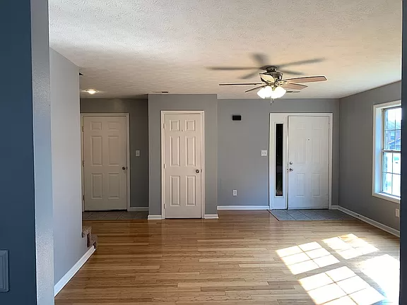 1069 Merrick Dr #1 - Photo 6 of 30