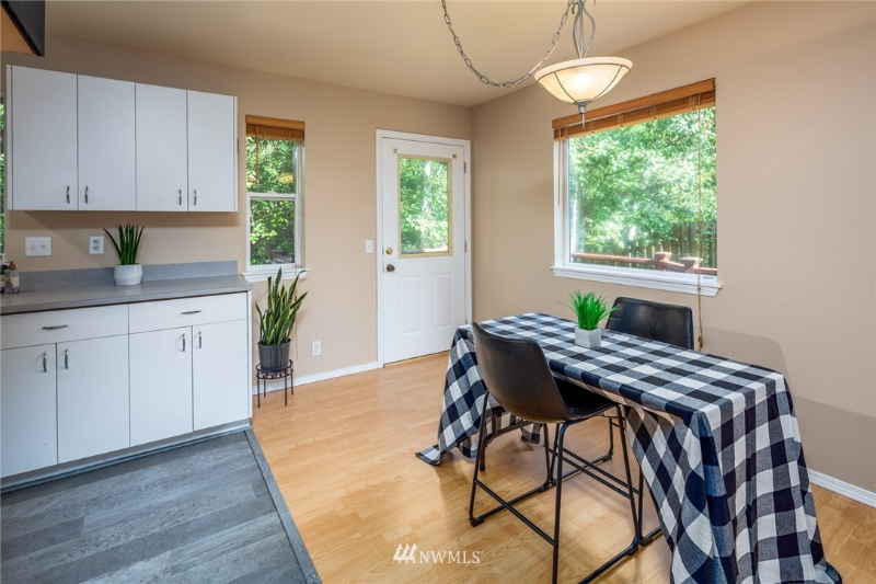 1508 Roma Rd - Photo 5 of 17