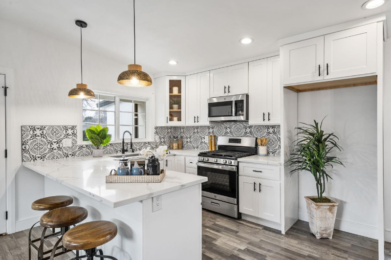 1544 Cross Way - Photo 4 of 18