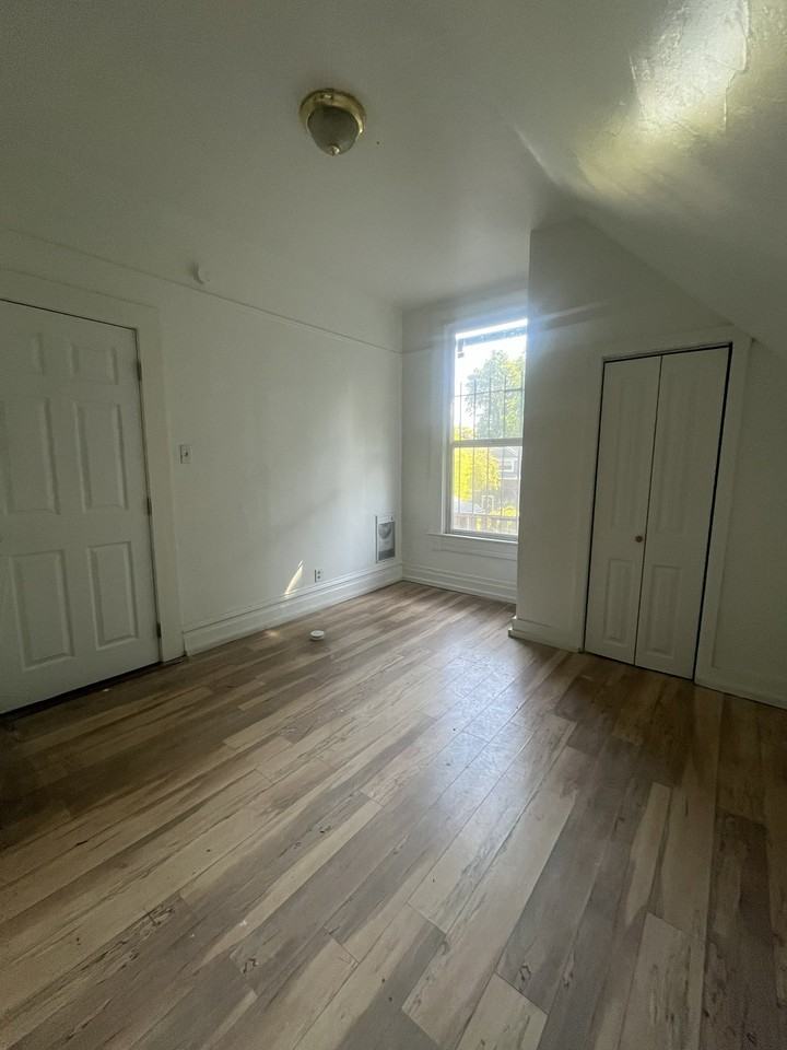 3814 Ne 6th Ave - Photo 4 of 12