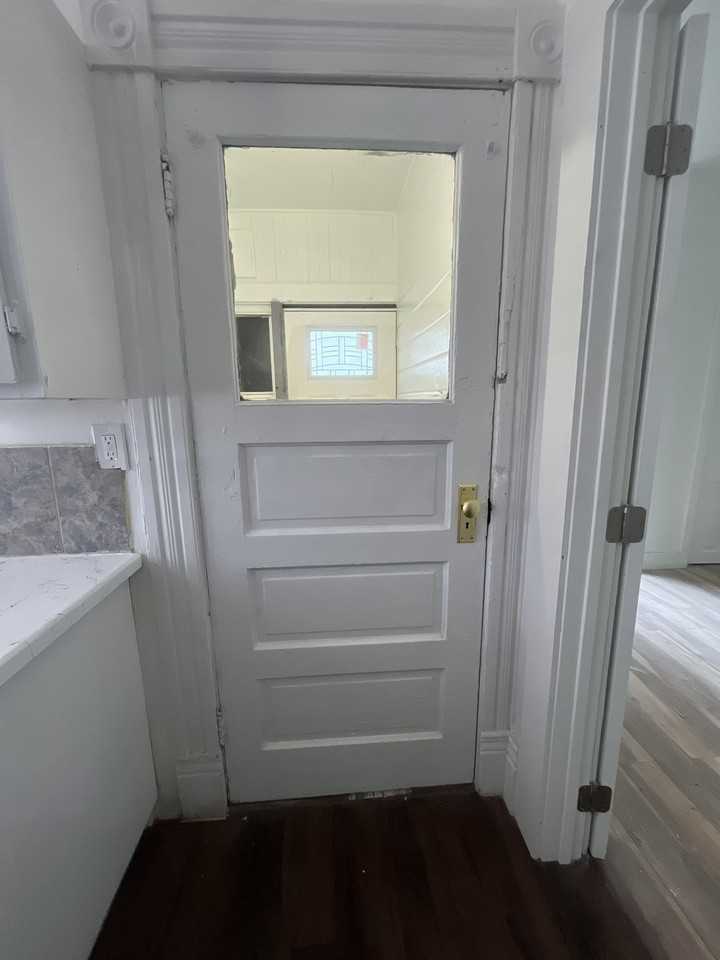3814 Ne 6th Ave - Photo 7 of 12