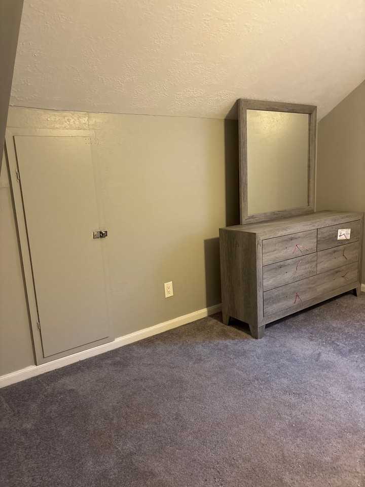 318 Elm St - Photo 4 of 12