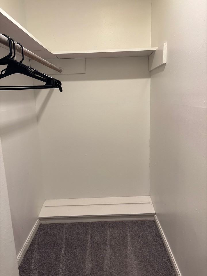 318 Elm St - Photo 5 of 12