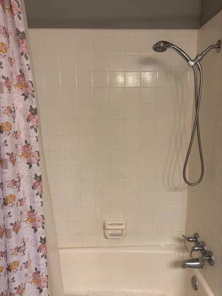 318 Elm St - Photo 7 of 12