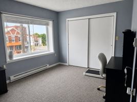 featured image of 3264 Broad St #4