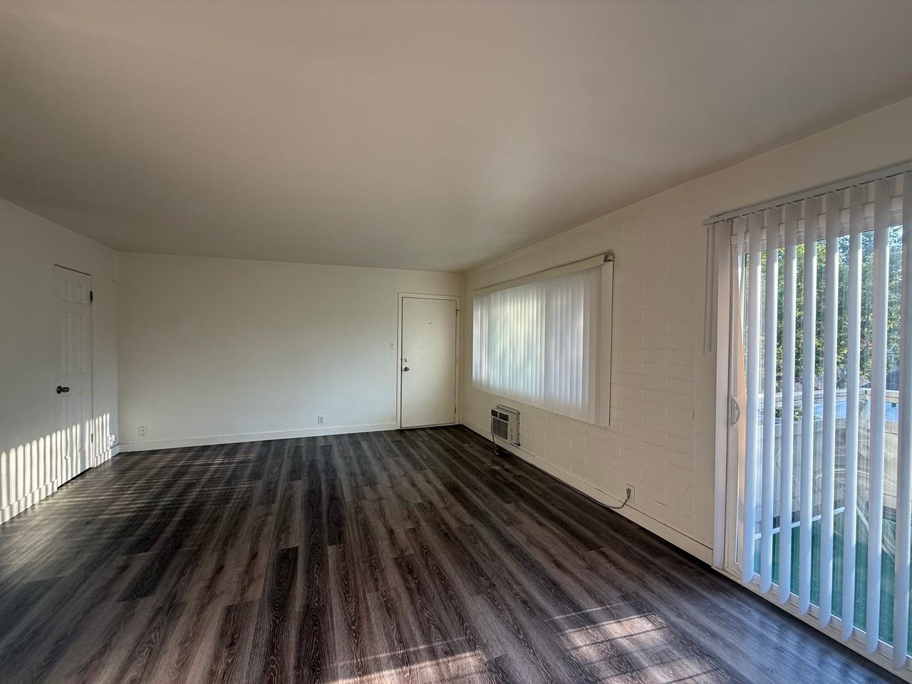 860 E St #12 - Photo 3 of 11