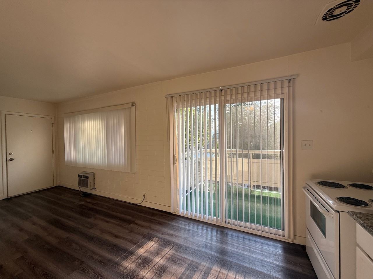 860 E St #12 - Photo 4 of 11