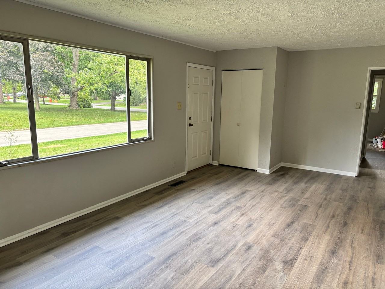 5662 Ralston Ave - Photo 7 of 14