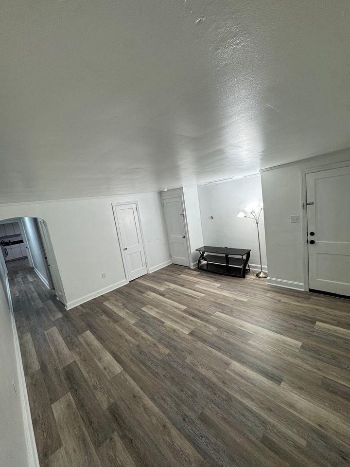 137 N West St #1 - Photo 2 of 10