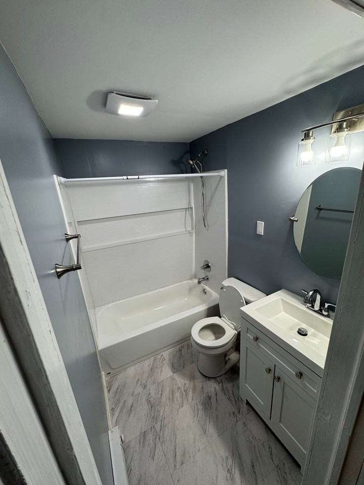 137 N West St #1 - Photo 7 of 10