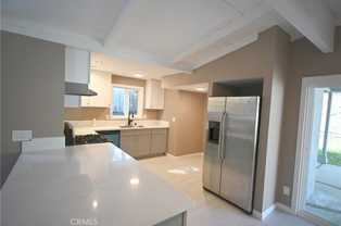 305 Civic Center Dr - Photo 1 of 1