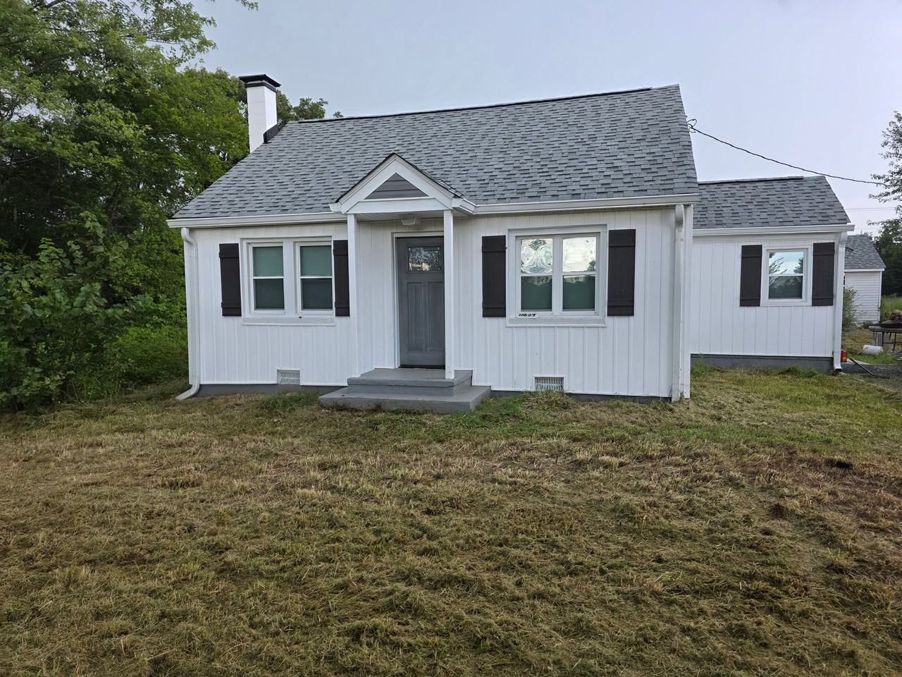 11687 Lucky Hill Rd - Photo 2 of 10