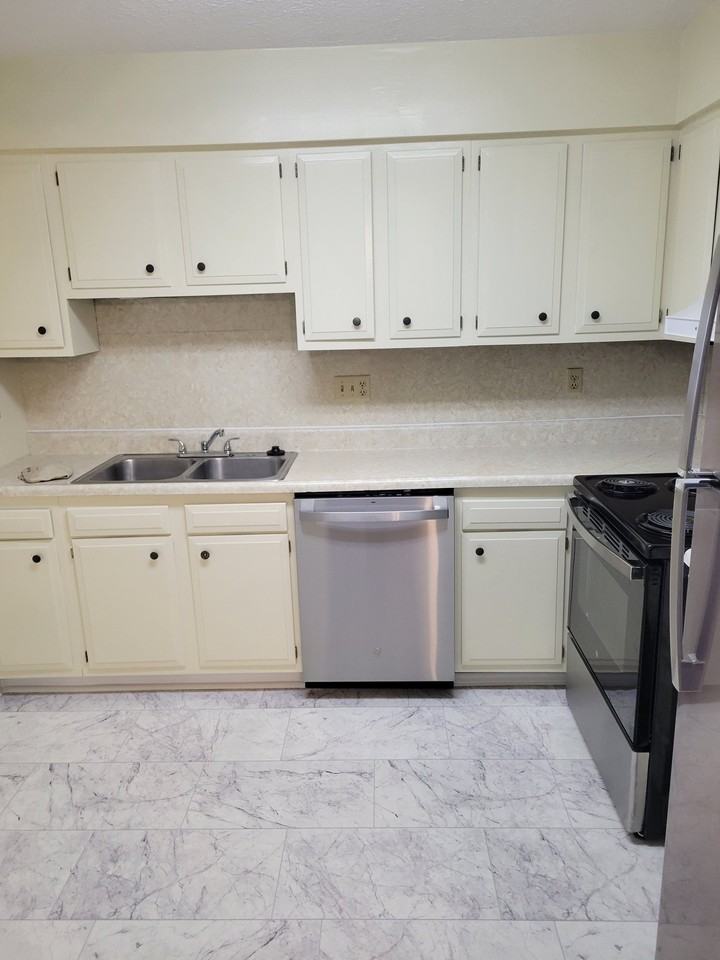515 Powell Ln #2 - Photo 4 of 18
