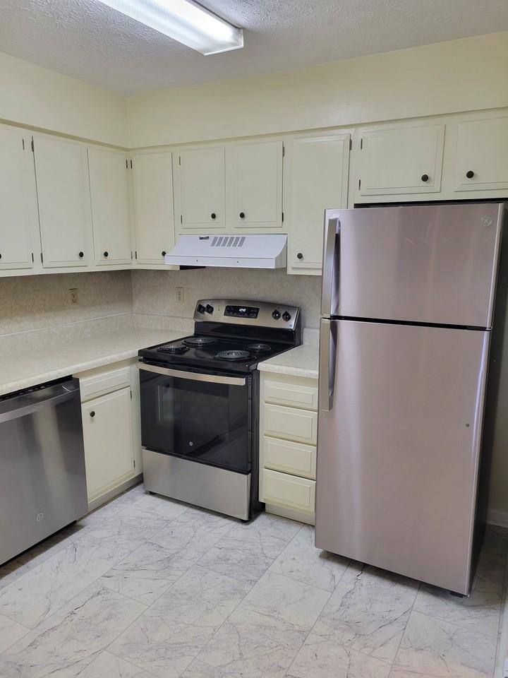 515 Powell Ln #2 - Photo 5 of 18