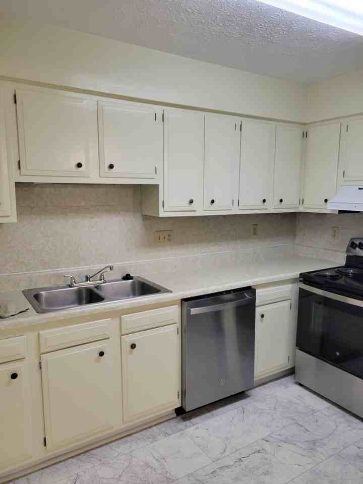 515 Powell Ln #2 - Photo 6 of 18